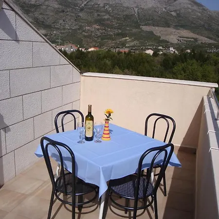 Apartment Dadic *